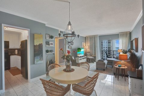 Condo in Sunny Isles Beach, Florida, 2 bedrooms  № 648322 - photo 30