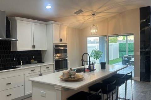 Casa en venta en Tampa, Florida, 4 dormitorios, 206.71 m2 № 1314590 - foto 5