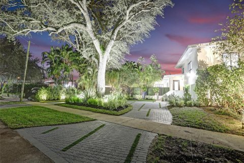 Villa ou maison à vendre à North Miami Beach, Floride: 4 chambres, 217.58 m2 № 1141874 - photo 21
