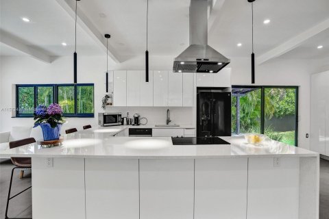 Villa ou maison à vendre à North Miami Beach, Floride: 4 chambres, 217.58 m2 № 1141874 - photo 5