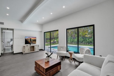 Villa ou maison à vendre à North Miami Beach, Floride: 4 chambres, 217.58 m2 № 1141874 - photo 10