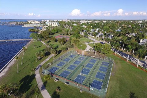 Villa ou maison à vendre à Punta Gorda, Floride: 3 chambres, 215.16 m2 № 484788 - photo 18