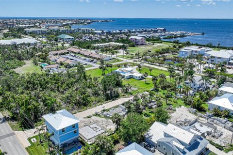 Villa ou maison à vendre à Punta Gorda, Floride: 3 chambres, 215.16 m2 № 484788 - photo 5