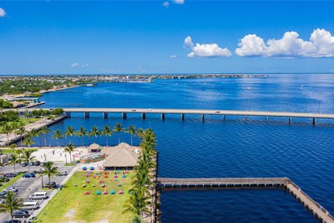 Villa ou maison à vendre à Punta Gorda, Floride: 3 chambres, 215.16 m2 № 484787 - photo 15