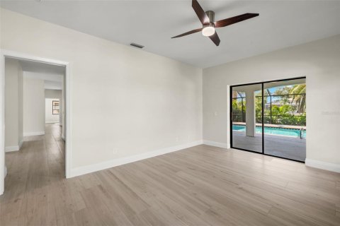 Casa en venta en Cape Coral, Florida, 3 dormitorios, 191.66 m2 № 1342707 - foto 13