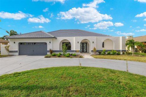 Villa ou maison à vendre à Cape Coral, Floride: 3 chambres, 191.66 m2 № 1342707 - photo 1