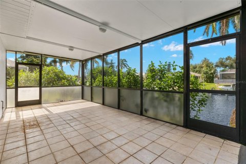 Villa ou maison à vendre à Cape Coral, Floride: 3 chambres, 191.66 m2 № 1342707 - photo 25