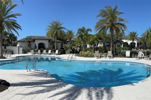 Villa ou maison à vendre à Kissimmee, Floride: 2 chambres, 151.06 m2 № 1342672 - photo 20