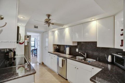 Condominio en venta en Key Biscayne, Florida, 2 dormitorios, 165.55 m2 № 1127056 - foto 7