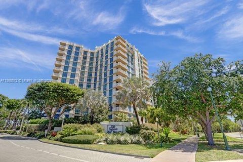 Condominio en venta en Key Biscayne, Florida, 2 dormitorios, 165.55 m2 № 1127056 - foto 1