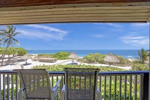 Condo in Key Biscayne, Florida, 2 bedrooms  № 1127056 - photo 27