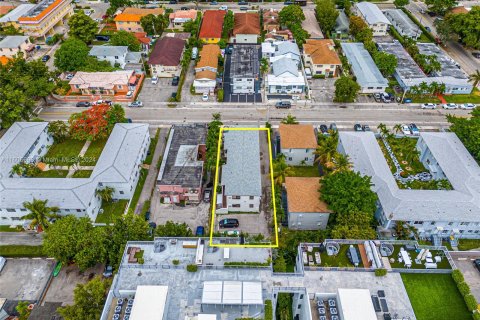 Commercial property in Miami, Florida № 1227990 - photo 4