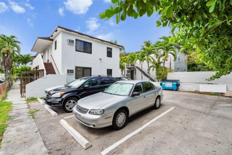 Commercial property in Miami, Florida № 1227990 - photo 18