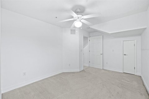 Townhouse in Tampa, Florida 3 bedrooms, 177.72 sq.m. № 1443013 - photo 6