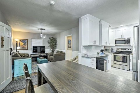 Casa en venta en Tampa, Florida, 4 dormitorios, 153.57 m2 № 1357409 - foto 11