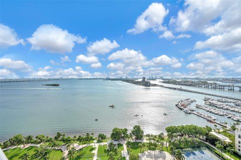 Condominio en venta en Miami, Florida, 3 dormitorios, 187.48 m2 № 1389612 - foto 1