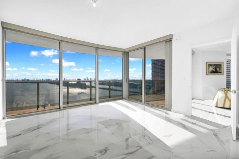 Condominio en venta en Miami, Florida, 3 dormitorios, 187.48 m2 № 1389612 - foto 13