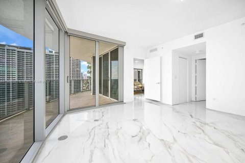 Condo in Miami, Florida, 3 bedrooms  № 1389612 - photo 9