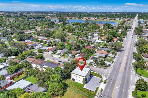 Immobilier commercial à vendre à Miami, Floride: 312.15 m2 № 1389657 - photo 9