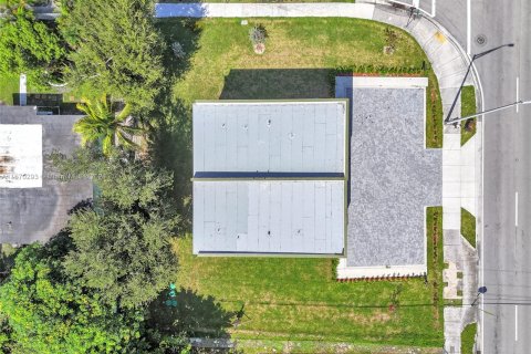 Immobilier commercial à vendre à Miami, Floride: 312.15 m2 № 1389657 - photo 10