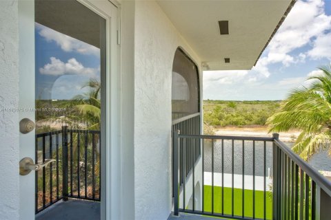 Villa ou maison à vendre à Big Pine Key, Floride: 3 chambres, 147.9 m2 № 1389614 - photo 9