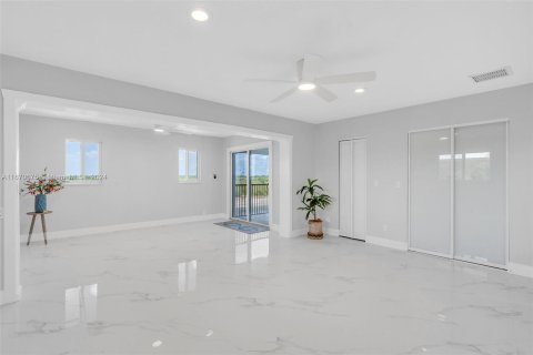 Casa en venta en Big Pine Key, Florida, 3 dormitorios, 147.9 m2 № 1389614 - foto 22