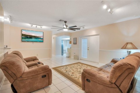 Casa en venta en Belle Isle, Florida, 4 dormitorios, 227.7 m2 № 1377764 - foto 13