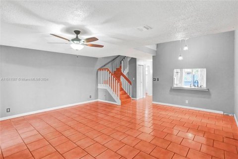 Touwnhouse à vendre à Margate, Floride: 2 chambres, 117.89 m2 № 944469 - photo 9