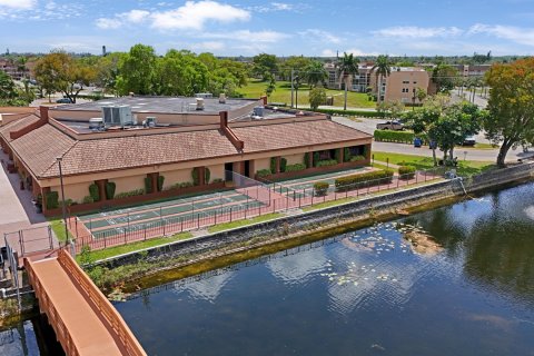 Condo in Sunrise, Florida, 2 bedrooms  № 1135500 - photo 17