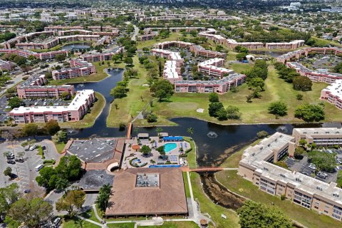 Condo in Sunrise, Florida, 2 bedrooms  № 1135500 - photo 23