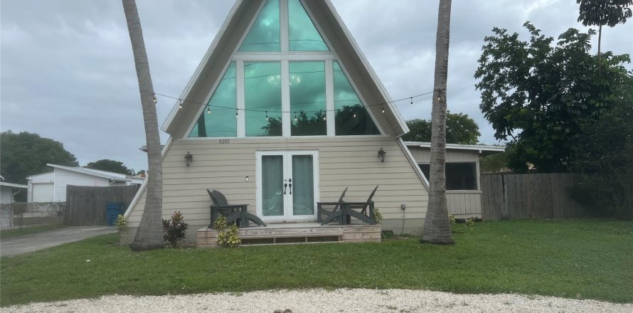 Villa ou maison à Coconut Creek, Floride 4 chambres, 148.64 m2 № 913169