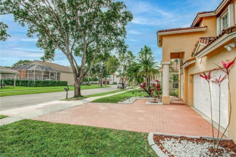 Villa ou maison à vendre à Pembroke Pines, Floride: 5 chambres, 293.11 m2 № 1353879 - photo 5