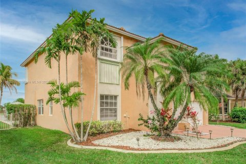 Villa ou maison à vendre à Pembroke Pines, Floride: 5 chambres, 293.11 m2 № 1353879 - photo 3