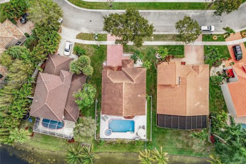 Villa ou maison à vendre à Pembroke Pines, Floride: 5 chambres, 293.11 m2 № 1353879 - photo 10