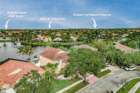 Villa ou maison à vendre à Pembroke Pines, Floride: 5 chambres, 293.11 m2 № 1353879 - photo 11