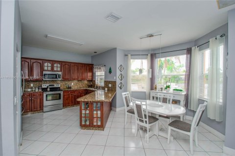 Villa ou maison à vendre à Pembroke Pines, Floride: 5 chambres, 293.11 m2 № 1353879 - photo 27