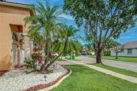 Villa ou maison à vendre à Pembroke Pines, Floride: 5 chambres, 293.11 m2 № 1353879 - photo 4