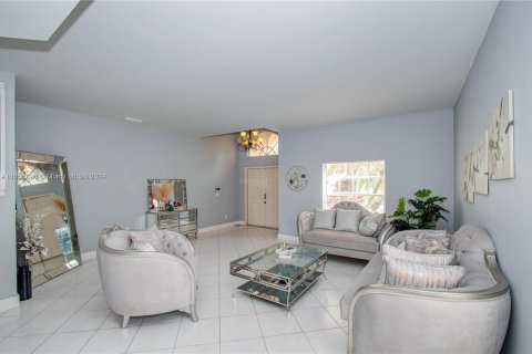 Villa ou maison à vendre à Pembroke Pines, Floride: 5 chambres, 293.11 m2 № 1353879 - photo 20