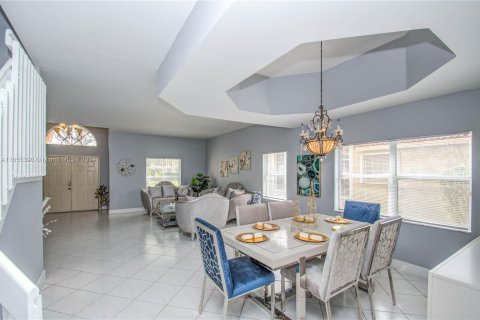 Villa ou maison à vendre à Pembroke Pines, Floride: 5 chambres, 293.11 m2 № 1353879 - photo 25