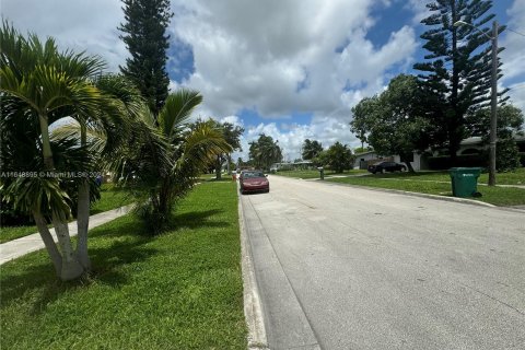 Villa ou maison à vendre à Margate, Floride: 4 chambres, 101.91 m2 № 1331291 - photo 3