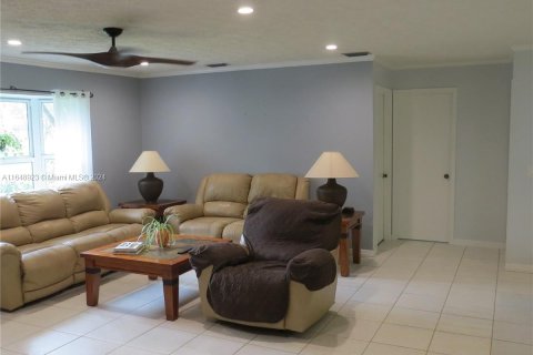 House in Hobe Sound, Florida 3 bedrooms, 133.69 sq.m. № 1332316 - photo 11