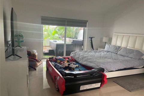 Casa en venta en Miami, Florida, 2 dormitorios № 1315707 - foto 16