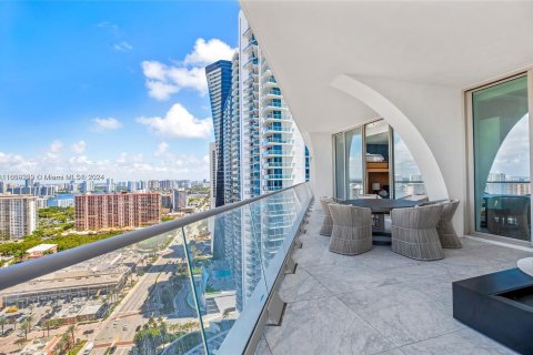 Condo in Sunny Isles Beach, Florida, 3 bedrooms  № 1315705 - photo 30