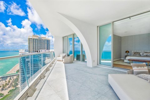 Condo in Sunny Isles Beach, Florida, 3 bedrooms  № 1315705 - photo 23