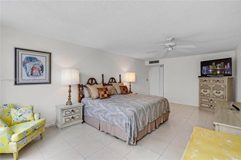 Купить кондоминиум в Холливуд, Флорида 2 спальни, 173.54м2, № 997953 - фото 24