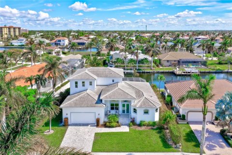 Casa en venta en Marco Island, Florida, 4 dormitorios, 325.16 m2 № 997699 - foto 2