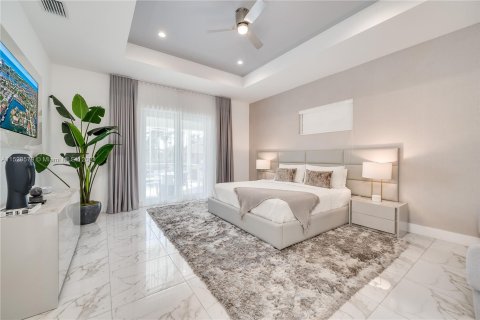 Casa en venta en Marco Island, Florida, 4 dormitorios, 325.16 m2 № 997699 - foto 19