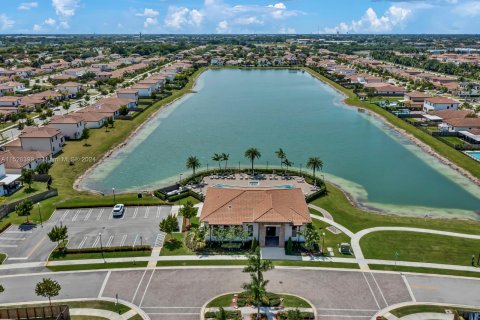 House in Homestead, Florida 5 bedrooms, 289.76 sq.m. № 997954 - photo 22