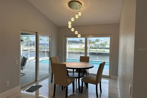 Villa ou maison à louer à Port Charlotte, Floride: 4 chambres, 230.86 m2 № 1386534 - photo 12