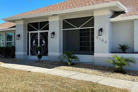 Villa ou maison à louer à Port Charlotte, Floride: 4 chambres, 230.86 m2 № 1386534 - photo 3